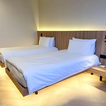 Resident Hotel Abay Almaty Luaran gambar